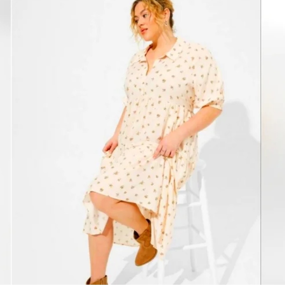 Torrid Cream Floral Hi-Low Tiered Shirt Dress
Size 1x
